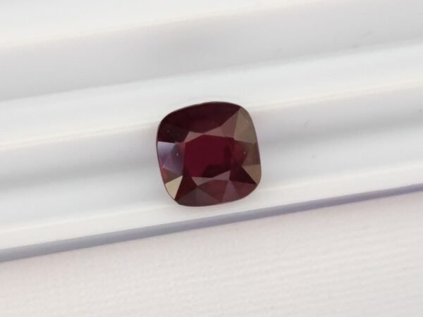 Rhodolite Garnet 2.22 Carats - The Fine Gems - Cushion cut - natural pink red gemstone from tanzania