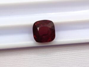 Rhodolite Garnet 2.22 Carats - The Fine Gems - Cushion cut - natural pink red gemstone from tanzania