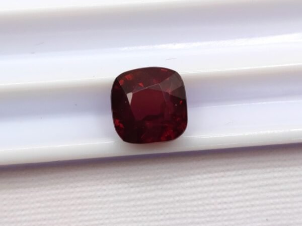 Rhodolite Garnet 2.22 Carats - The Fine Gems - Cushion cut - natural pink red gemstone from tanzania