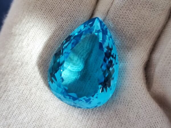 Swiss blue topaz 39.25 Carats - The Fine Gems - Pear cut - blue gemstone