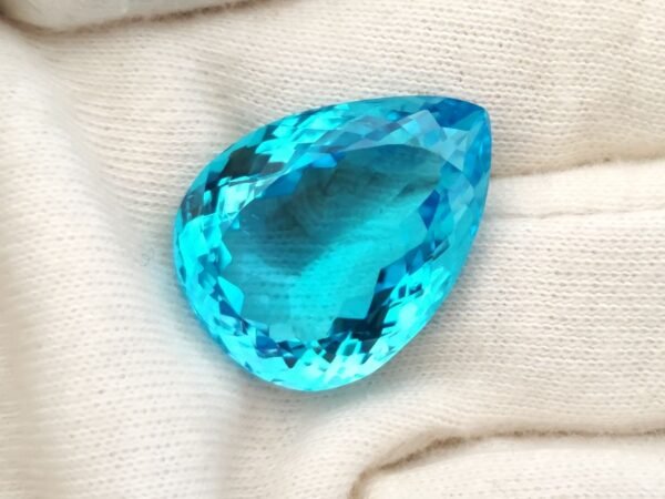Swiss blue topaz 39.25 Carats - The Fine Gems - Pear cut - blue gemstone