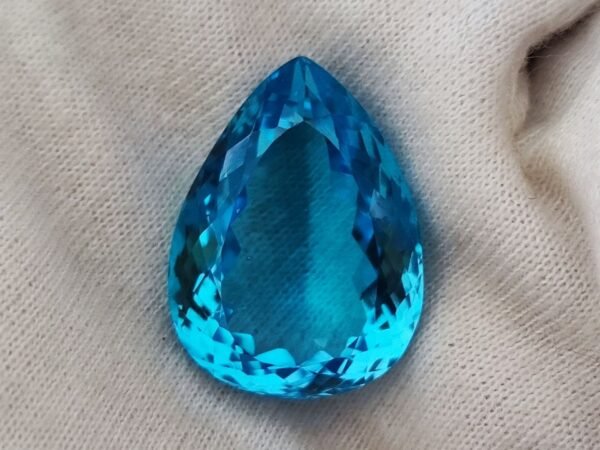 Swiss blue topaz 39.25 Carats - The Fine Gems - Pear cut - blue gemstone