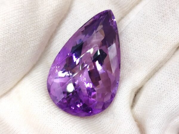 Amethyst 47.62 Carats - The Fine Gems - Pear cut natural gemstone from Zambia