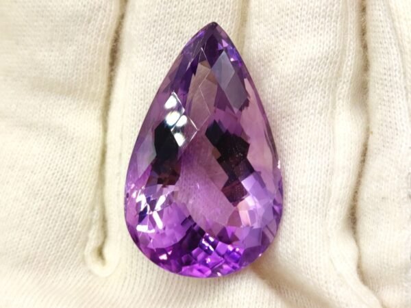 Amethyst 47.62 Carats - The Fine Gems - Pear cut natural gemstone from Zambia