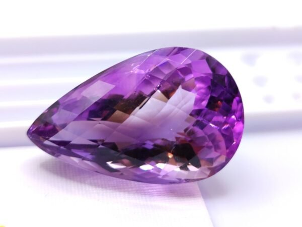 Amethyst 47.62 Carats - The Fine Gems - Pear cut natural gemstone from Zambia