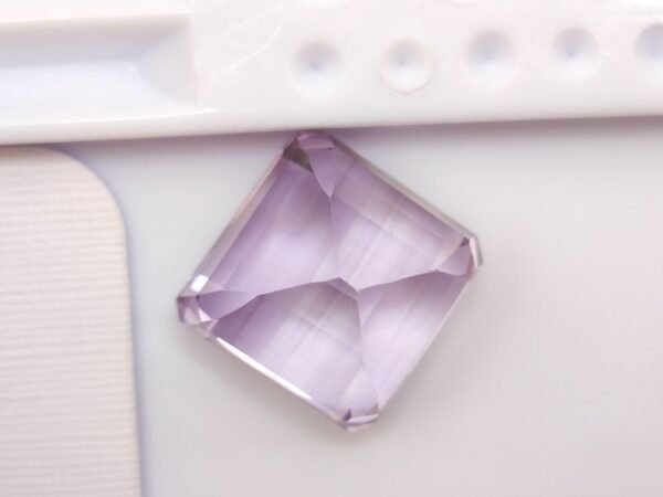 Amethyst 17.95 Carats - The Fine Gems - Octogonal cut - natural violet gemstone for sale