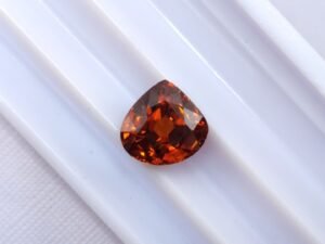 Orange Brown natural Zircon - The Fine Gems - beautiful natural gemstone from tanzania