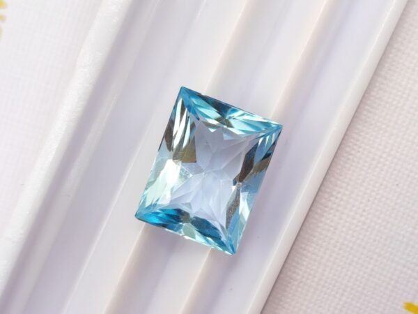 Blue Topaz 7.24 Carats - The Fine Gems - rectangle facetted cut gemstone