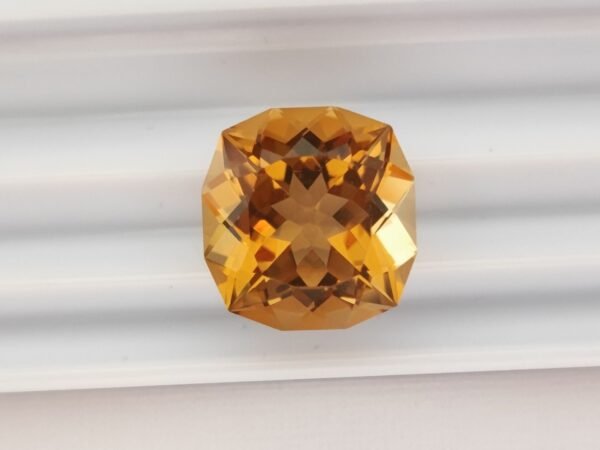 Citrine 8.85 Carats - The Fine Gems - cushion cut - Brazil - natural gemstone for collection and jewellry