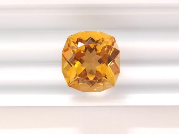 Citrine 8.85 Carats - The Fine Gems - cushion cut - Brazil - natural gemstone for collection and jewellry