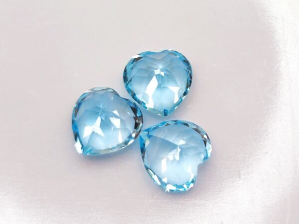 6.70 sky blue topaz 6.70 sky blue topaz heart cut - gemstone for collection and jewelry