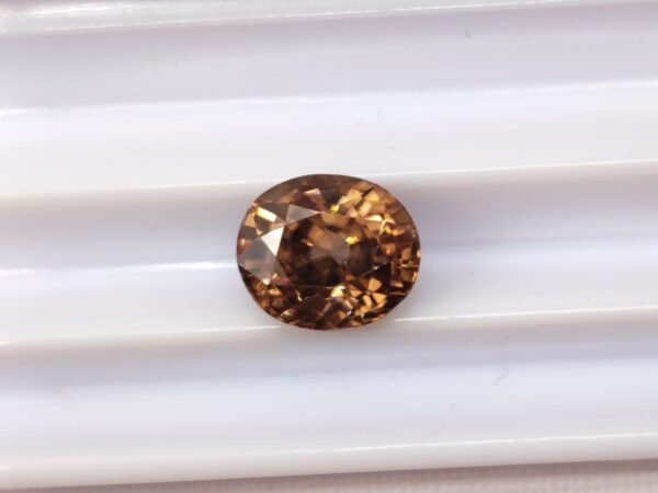 Natural brown Zircon from cambodia - oval cut - gemstones for collection and jewelry