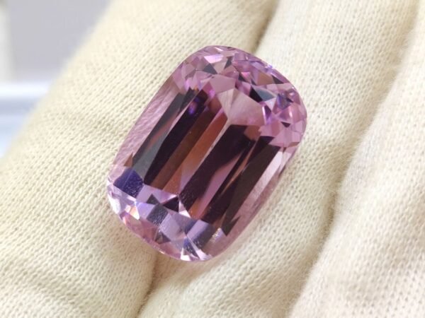 Kunzite 35.18 Carats - The Fine Gems Natural Kunzite from Brazil, cushion cut . Precious pink gemstone for collection and jewelry