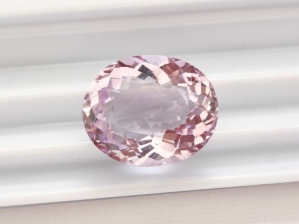 Amethyst 10.37 Carats - The Fine Gems - natural oval cut gemstone for collection and jewelry.