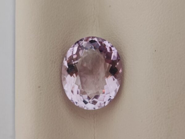 Amethyst 10.37 Carats - The Fine Gems - natural oval cut gemstone for collection and jewelry.