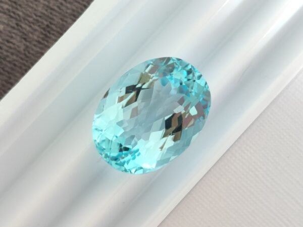 Topaze Bleue 12.55 Carats