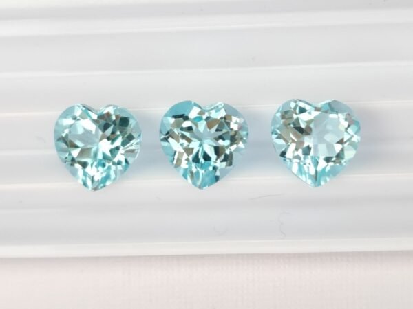 6.70 sky blue topaz Topaze Bleue 6.70 Carats