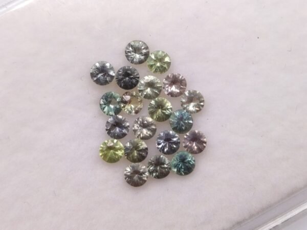 Sapphire 2.10 Carats - The Fine Gems Natural round brillant cut Sapphire 2.10 Carats - The Fine Gems