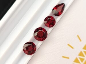 Grenat 7.08 Carat - The Fine Gems wonderful natural precious garnet gemstone , round and pear cut - blood pigeon color
