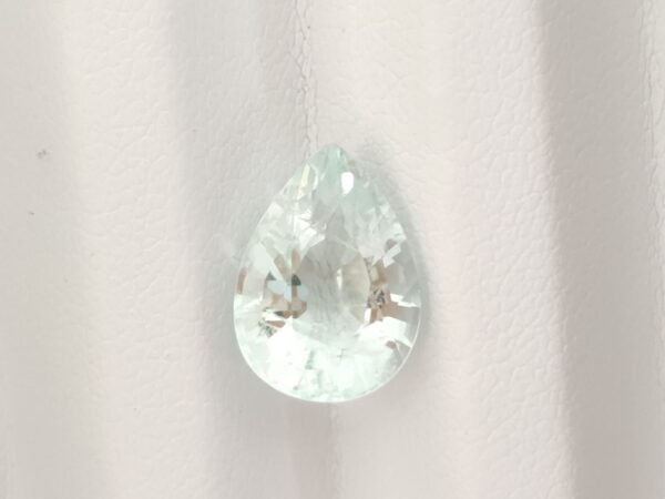 natural Aquamarin pear cut from brazil