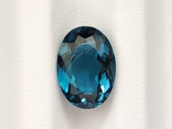 London blue Topaz 7.18 Carats - The Fine Gems - oval cut - superb blue precious gemstone from brazil