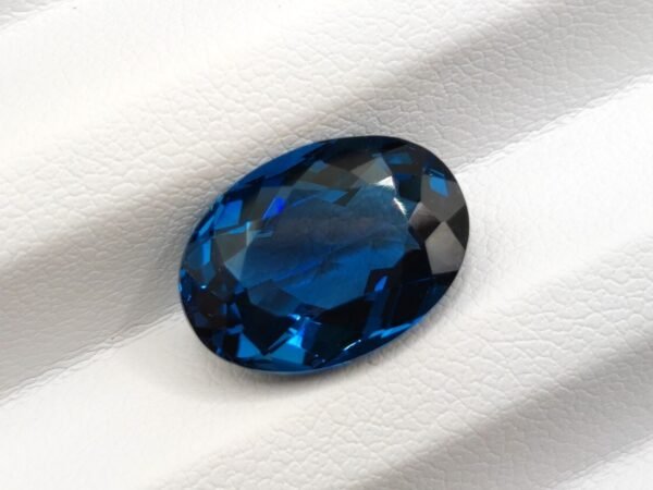 London blue Topaz 7.18 Carats - The Fine Gems - oval cut - superb blue precious gemstone from brazil