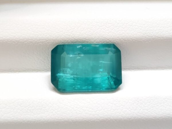 Apatite 8.03 Carats - The Fine Gems - - octogonal cut - natural neon blue gemstone from Madagascar