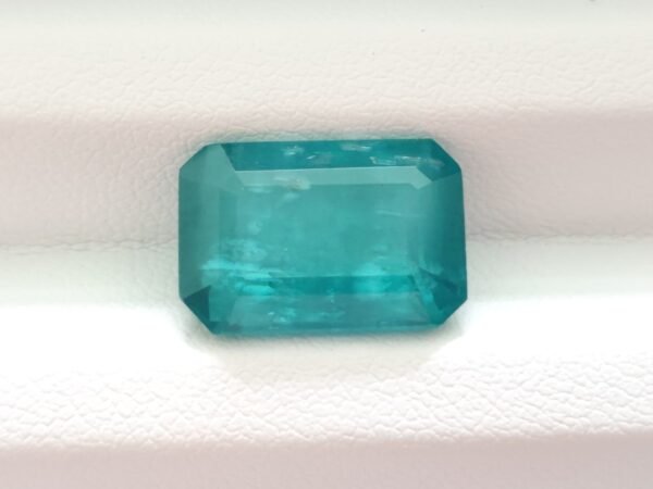 Apatite 8.03 Carats - The Fine Gems - - octogonal cut - natural neon blue gemstone from Madagascar
