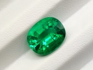 oval cut beautiful lab grown emerald hydrothermal