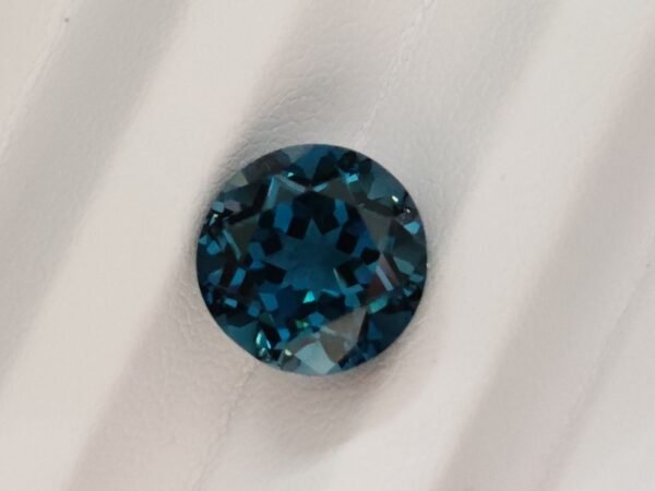 London blue Topaz 7.32 Carats - The fine Gems - Round cut gemstone for collection and jewelry