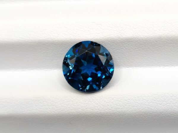 London blue Topaz 7.32 Carats - The fine Gems - Round cut gemstone for collection and jewelry