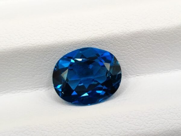 London blue Topaz 4.30 Carats - The Fine Gems - Oval cut gemstone for collection and jewelry
