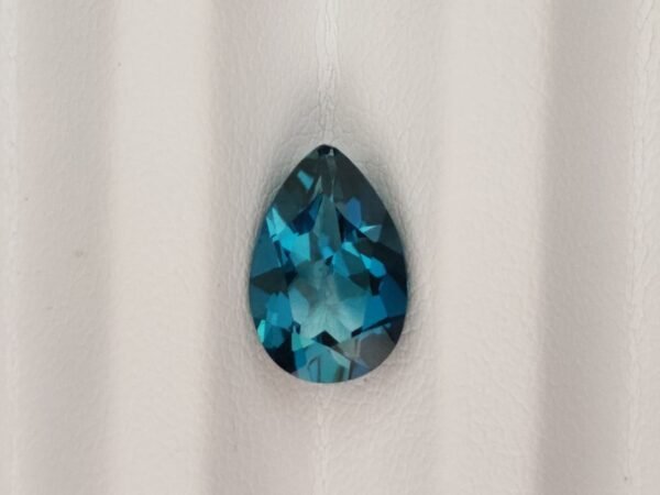 Pear cut London blue topaz from brazil - gemstone for collection and jewelry