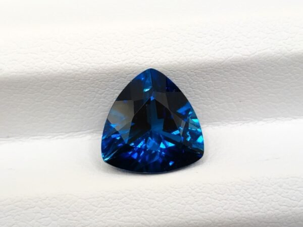 London blue topaz 4.58 Carats - The Fine Gems - trillon cut gemstone for jewelry and collection.