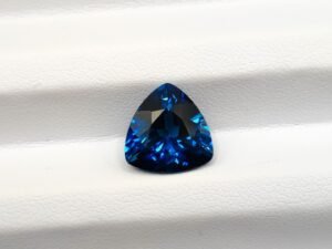 London blue topaz 4.58 Carats - The Fine Gems - trillon cut gemstone for jewelry and collection.