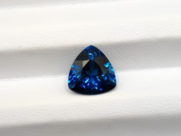 London blue topaz 4.58 Carats - The Fine Gems - trillon cut gemstone for jewelry and collection.