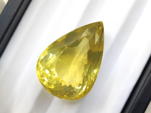 Big lemon quartz pear cut - gemstone from brazil