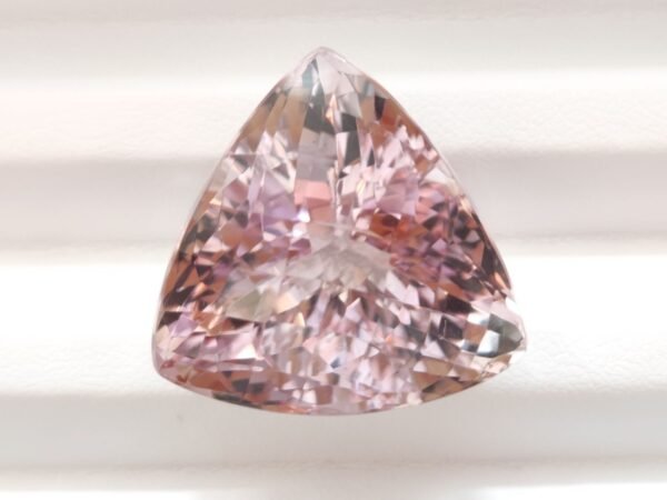 Trillon cut - naturl ametrine from bolivia - magnificient gemstone