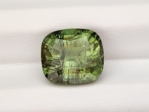 Natural Peridot 8.50 Carats – The Fine Gems Natural Peridot 8.50 Carats - The Fine Gems - ludgiwite natural peridot rutile