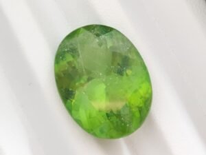 Natural Peridot 24.53 Carats – The Fine Gems Natural Peridot 24.53 Carats - The Fine Gems - green gemstone for jewelry and collection
