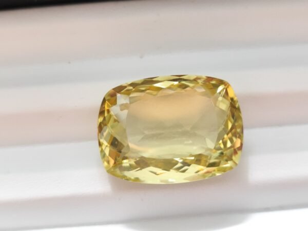 Quartz Lemon 38.54 Carats