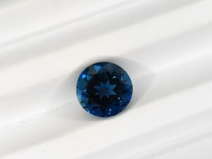 Lonon Blue Topaz 6.33 Carats - The Fine Gems Topaze London Blue 6.33 Carats taille ronde du Brésil